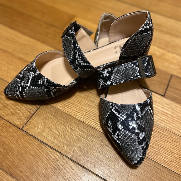 JC Snake Skin Flats With Buckles - Picture 1 of 3